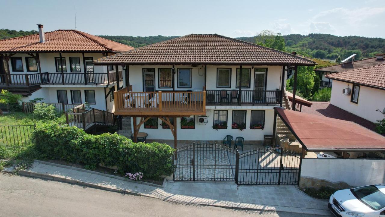 Apartment Nikol Sozopol Bagian luar foto